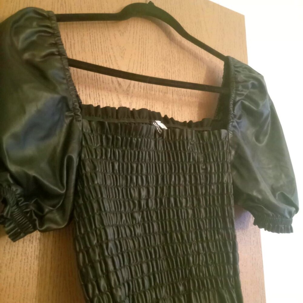 H&M Black Faux Leather Top Puff Sleeve Smock Cropped Length, Size L